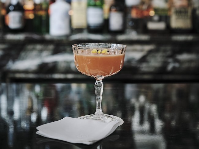 Cóctel Casilda sobre la barra